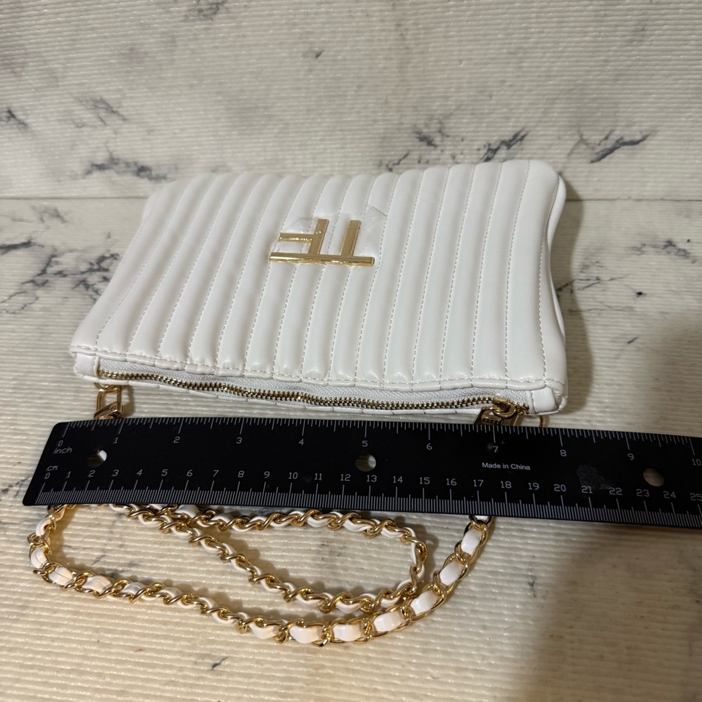 Tom Ford Beauty White Quilted Pouch / Shoulder Bag - Picture 10 of 12